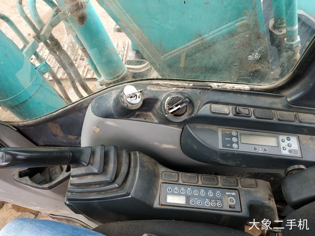 神钢 SK250-8 挖掘机