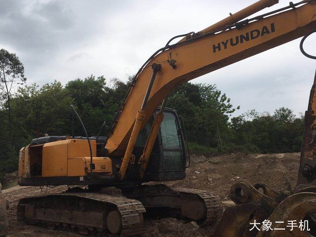 现代 R225LC-7 挖掘机