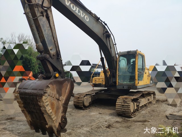 沃尔沃 EC210BLC 挖掘机