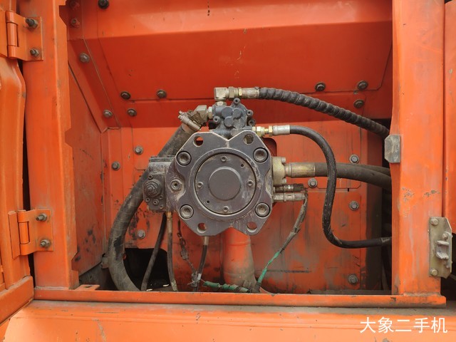 斗山 DX260LC 挖掘机