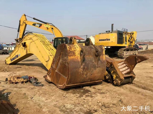 小松 PC1250-7 挖掘机