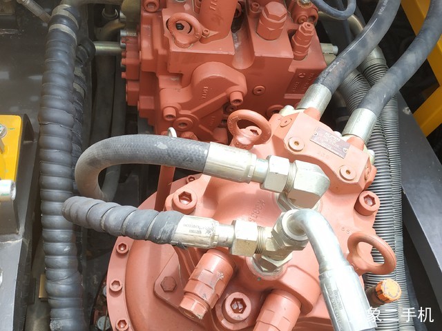 雷沃重工 FR480E 挖掘机