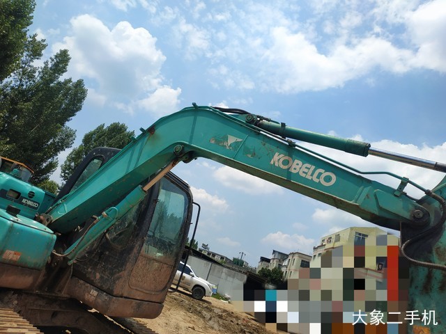 神钢 SK75-8 挖掘机