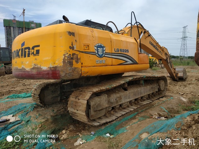 龙工 LG6225 挖掘机