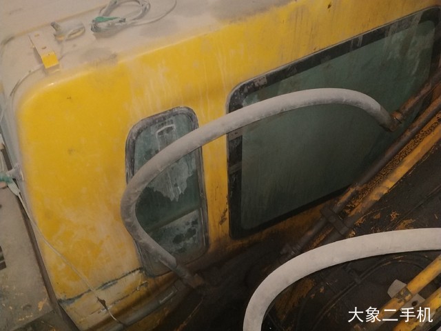 现代 R225LC-7 挖掘机