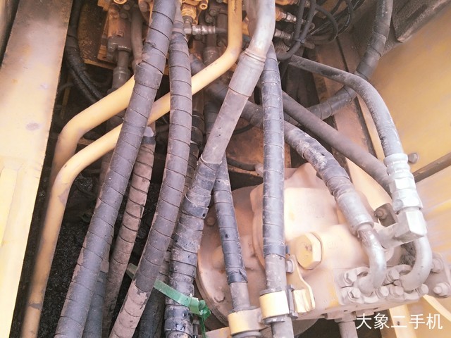 小松 PC240LC-8 挖掘机