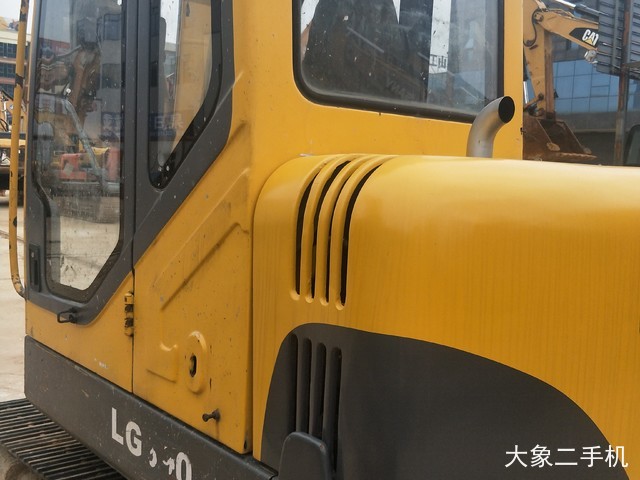 山东临工 LG665 挖掘机