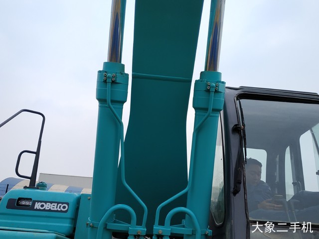 神钢 SK260LC-8 挖掘机