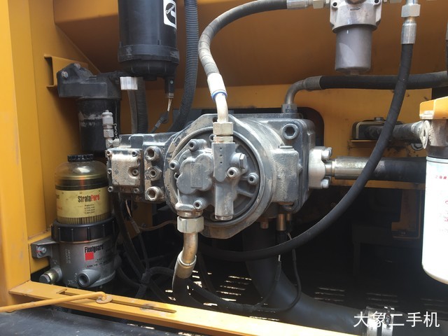 徐工 XE215D 挖掘机