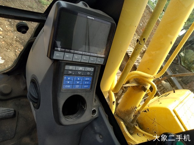 小松 PC240LC-8 挖掘机