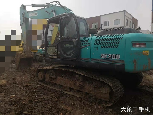 神钢 SK200-8 挖掘机
