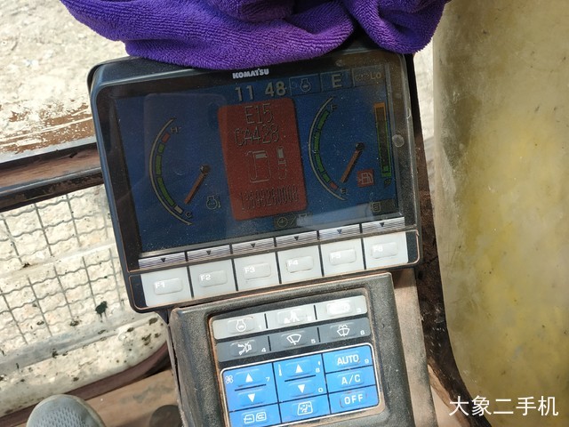 小松 PC210LC-8(800mm履带板) 挖掘机