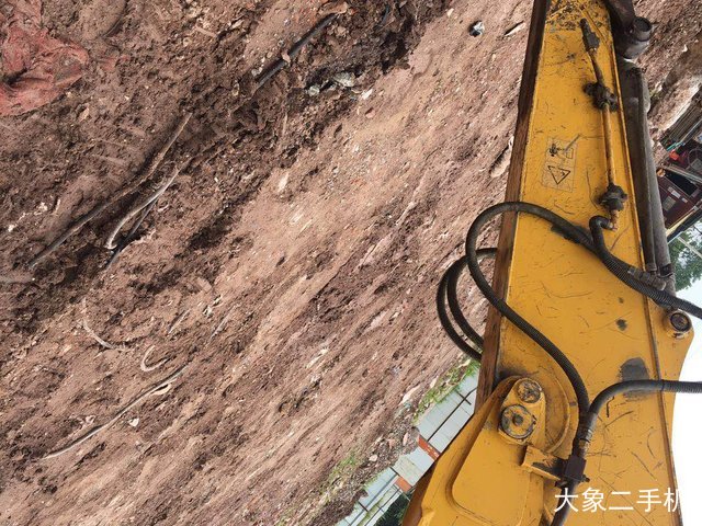 徐工 XE135B 挖掘机