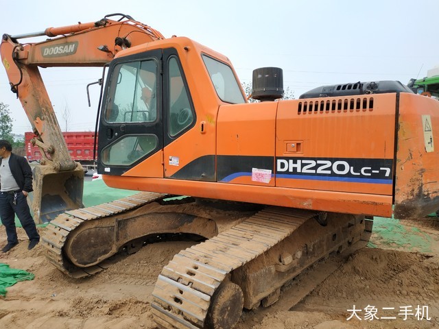 斗山 DH220LC-7 挖掘机