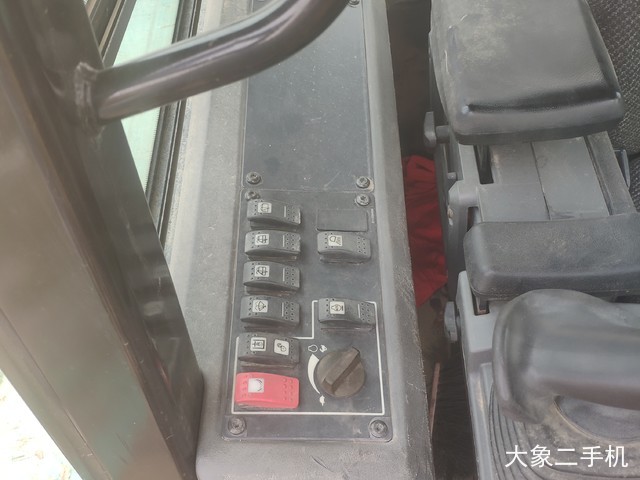 卡特彼勒 D5K 推土机