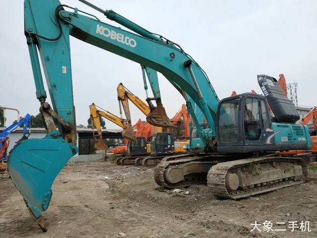 神钢 SK350LC-8 挖掘机
