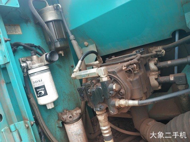 神钢 SK130 挖掘机