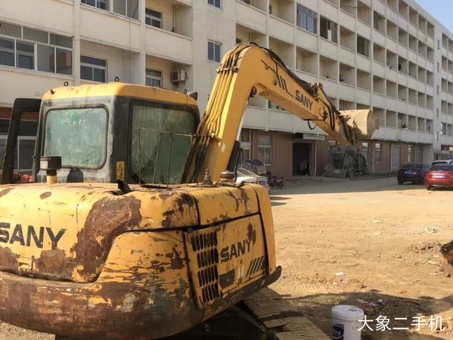 三一重工 SY65C 挖掘机