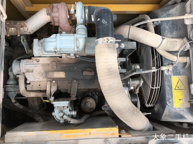 山东临工 LG6135E 挖掘机