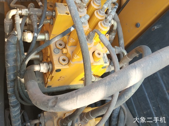 现代 R110-7 挖掘机