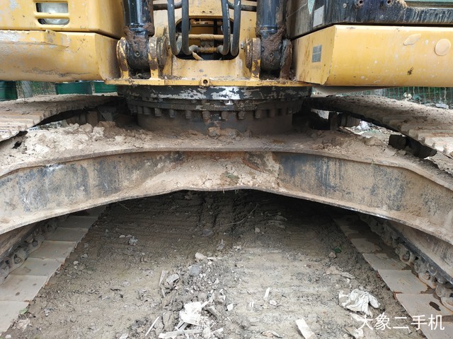 卡特彼勒 323DL 挖掘机