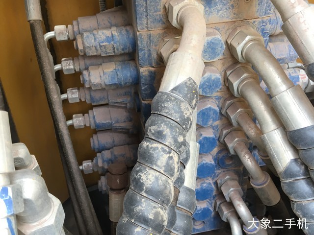 徐工 XE75D 挖掘机