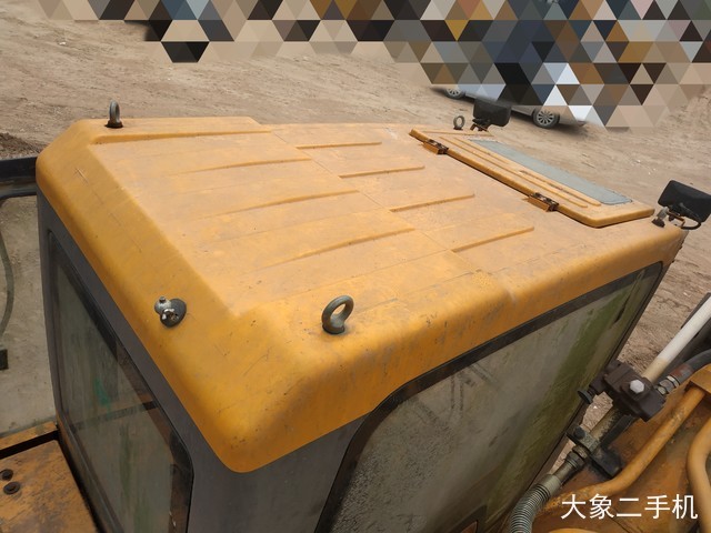 三一重工 SY215C 挖掘机