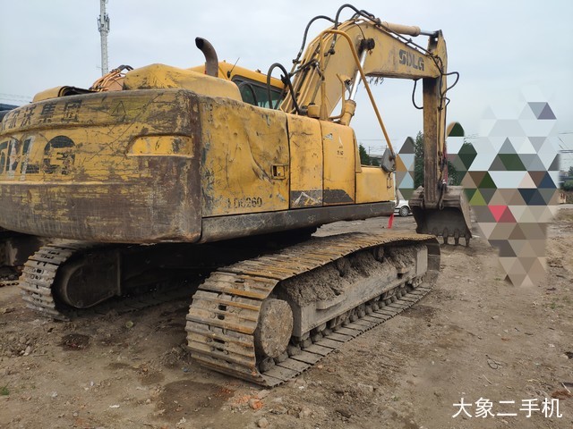 山东临工 LG6210 挖掘机