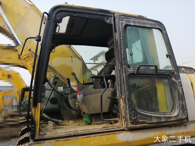 小松 PC200-8 挖掘机