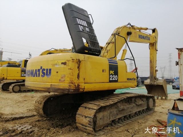 小松 PC220-8M0 挖掘机