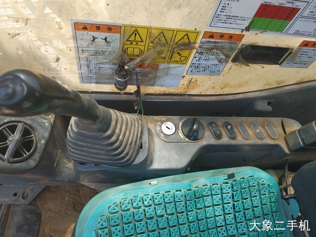 小松 PC200-8 挖掘机