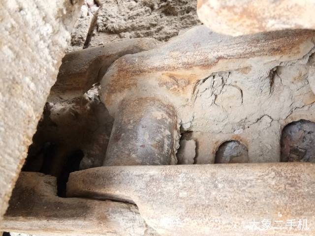 现代 R265LC-7 挖掘机