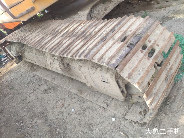 徐工 XE215C 挖掘机