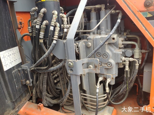 日立 ZX135US 挖掘机