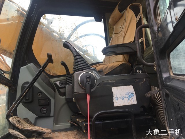 现代 R225LC-7 挖掘机