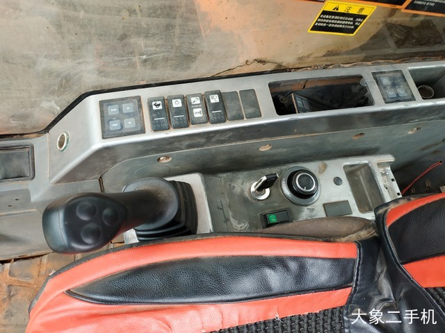 斗山 DX500LC 挖掘机