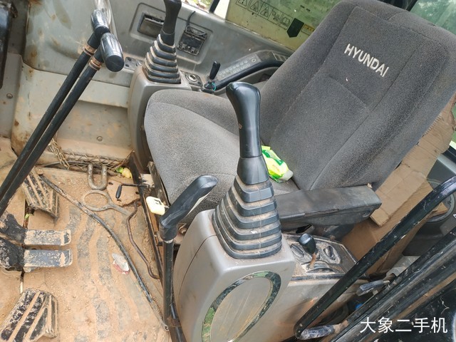 现代 R60-7 挖掘机