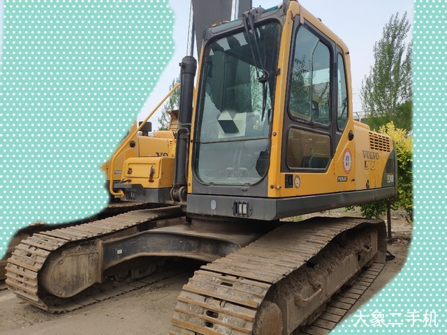 沃尔沃 EC240BLC 挖掘机