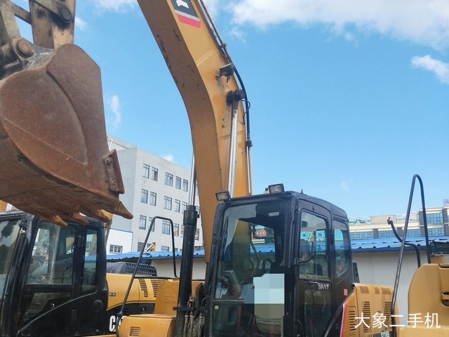 三一重工 SY215C-9 挖掘机