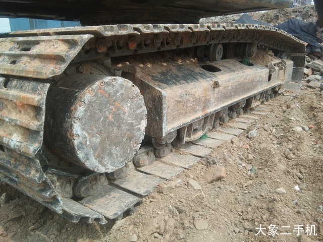 山东临工 LG6210 挖掘机