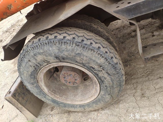 日立 ZX130W 挖掘机