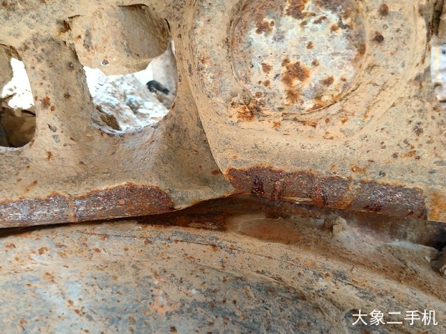 现代 R225LC-9 挖掘机