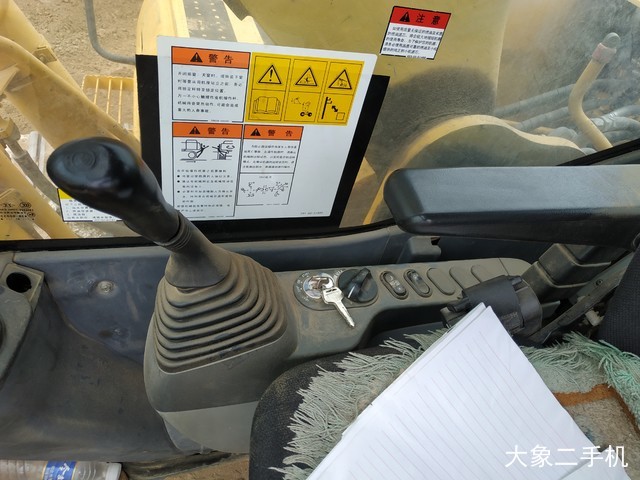 小松 PC220-8M0 挖掘机