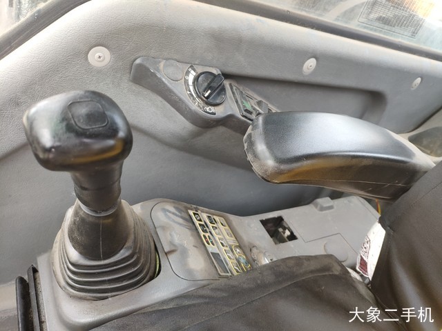 沃尔沃 EC290BLC 挖掘机