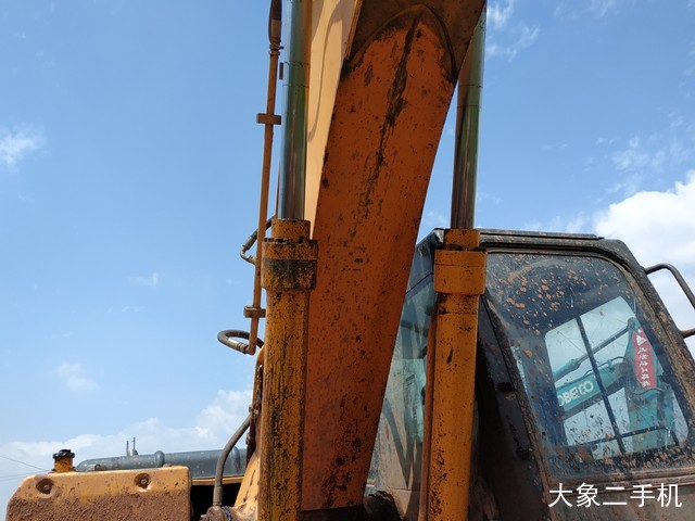 现代 R225LC-7 挖掘机