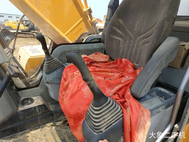 三一重工 SY305C-9 挖掘机