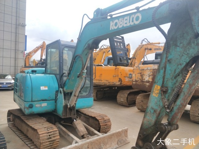 神钢 SK60-C 挖掘机