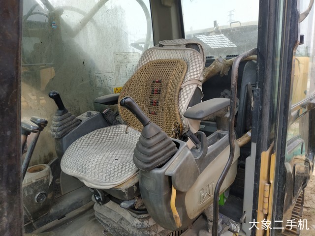 卡特彼勒 323DL 挖掘机