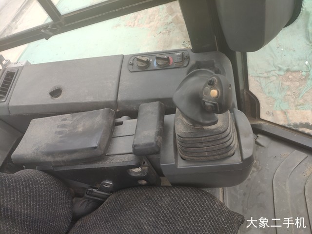 卡特彼勒 D5K 推土机