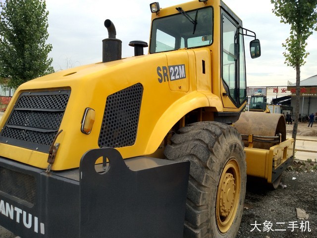 山推 SR22M 压路机